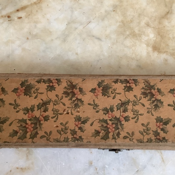 Victorian Antique Jewelry Glove Box - Picture 3 of 8